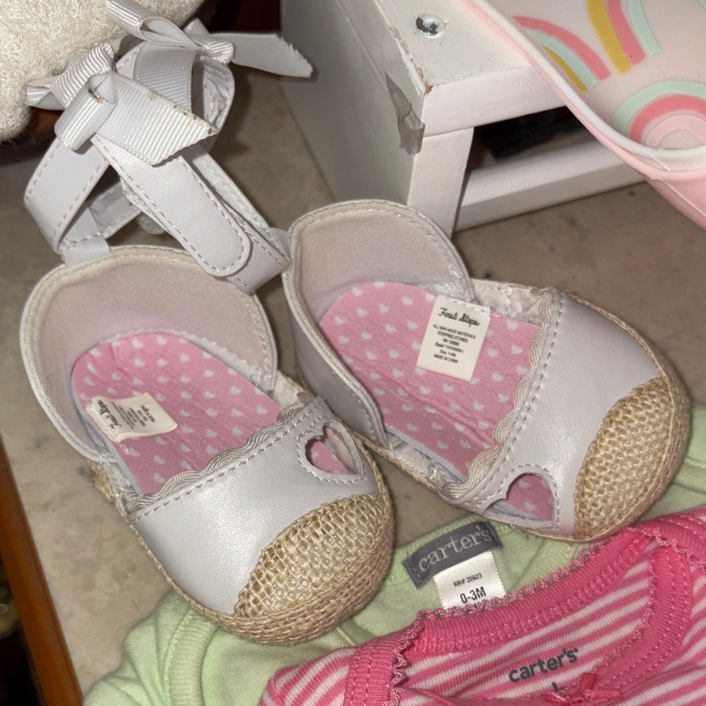 Baby Clothing and Accessories bundle - Picture 5 of 8